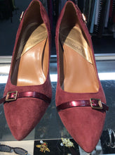 Load image into Gallery viewer, 8.5 tahari heels