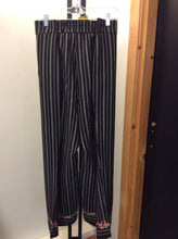 Load image into Gallery viewer, Size 22 Roz &amp; ali Pants