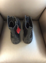 Load image into Gallery viewer, Madden Girl 8.5 Boots
