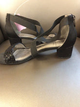 Load image into Gallery viewer, 7.5 adriana pappel Sandals