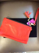 Load image into Gallery viewer, Brahmin Wristlet