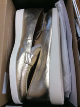 Load image into Gallery viewer, 12 naturalizer Loafers