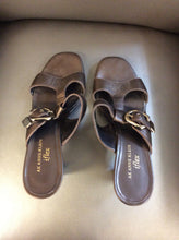 Load image into Gallery viewer, 9 Anne Klein Sandals