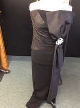 Load image into Gallery viewer, Size 14 av Gown/Evening Wear