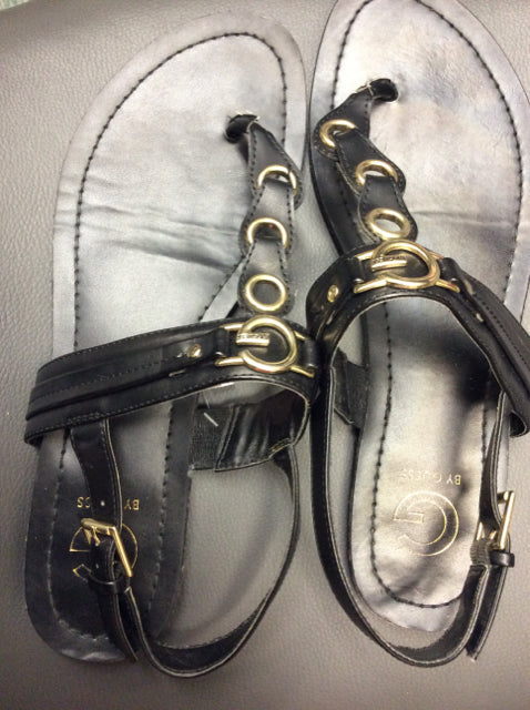 11 Guess Sandals