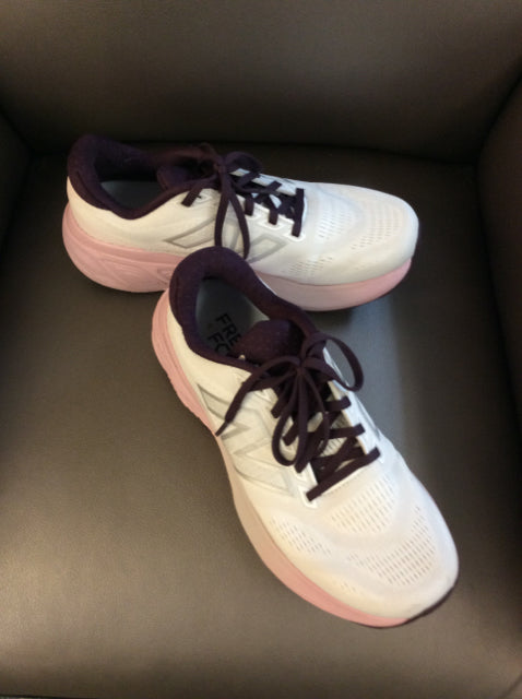 8 New Balance Sneakers