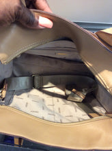 Load image into Gallery viewer, DKNY handbag