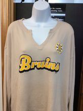 Load image into Gallery viewer, fanatics Size XL athletic top