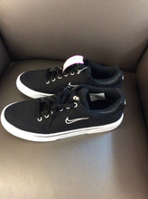 Load image into Gallery viewer, Nike 7 Sneakers