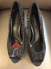 Load image into Gallery viewer, Kelly &amp; Katie 10 Pumps