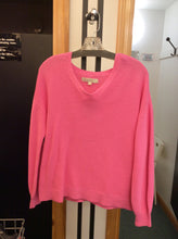 Load image into Gallery viewer, Size S loft Sweater