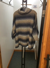 Load image into Gallery viewer, loft Size M Sweater
