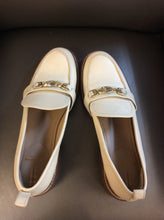 Load image into Gallery viewer, Sam Edelman Size 9.5 Cream Shoes