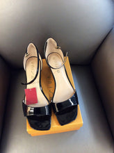 Load image into Gallery viewer, unisa Size 11 Black Shoes