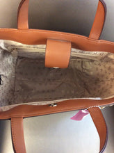 Load image into Gallery viewer, DKNY handbag
