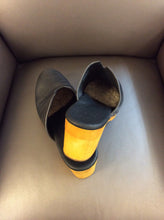 Load image into Gallery viewer, 10 Uggs Clogs
