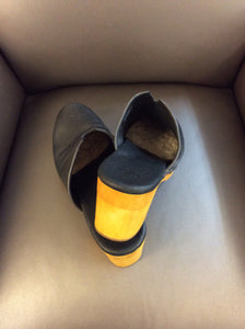 10 Uggs Clogs