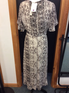 Size L she & sky Dress