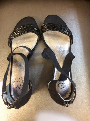 7.5 adriana pappel Sandals