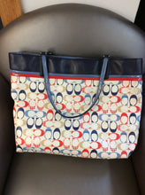 Load image into Gallery viewer, Coach handbag