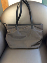 Load image into Gallery viewer, Michael Kors handbag