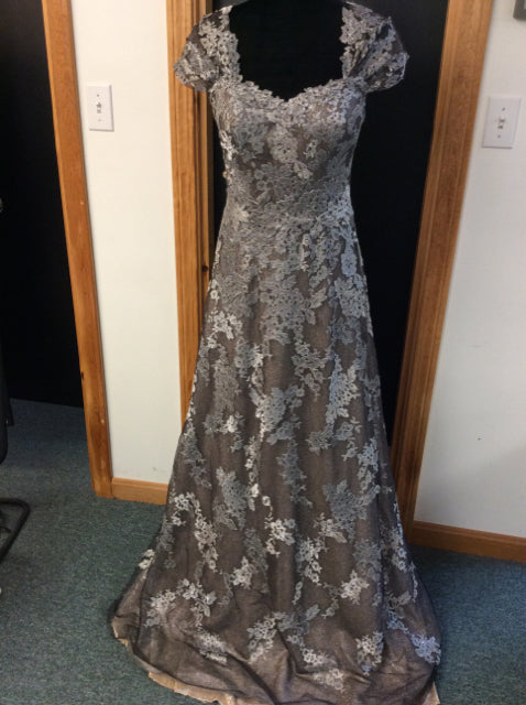 Size 6 Gown/Evening Wear