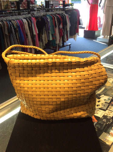 9 west handbag