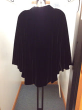 Load image into Gallery viewer, Lane Bryant Cape