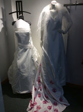 Load image into Gallery viewer, Size XS/S Wedding Gown