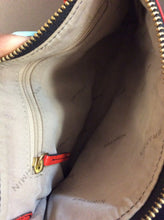 Load image into Gallery viewer, Brahmin Wristlet
