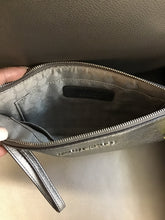 Load image into Gallery viewer, Michael Kors Wristlet