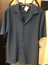 Load image into Gallery viewer, Size L Blue Men's button up shirt
