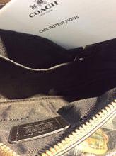 Load image into Gallery viewer, Coach Wristlet