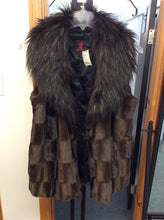 Load image into Gallery viewer, Adrienne Landau Size L vest