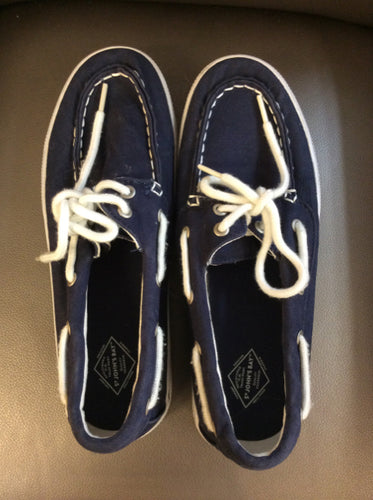 8 St John's Bay Sneakers