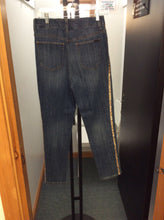 Load image into Gallery viewer, Chico's Size 0.5 Jeans