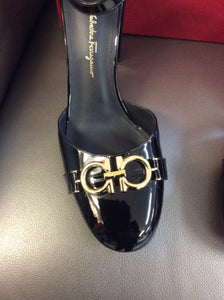 9.5 Salvatore Ferragamo Pumps
