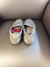 Load image into Gallery viewer, 6.5 BOBs Loafers