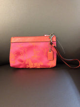 Load image into Gallery viewer, Coach Wristlet
