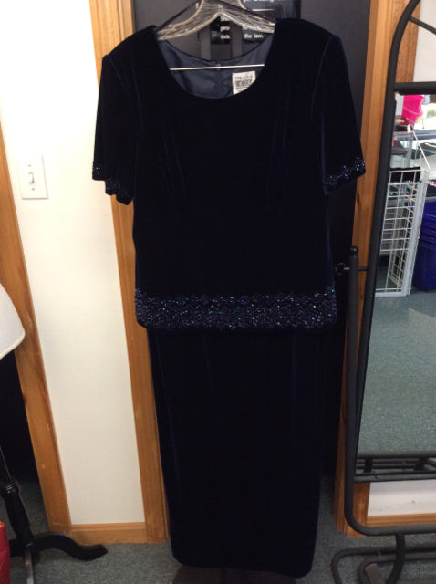 Size 14 R&M Richards Gown/Evening Wear