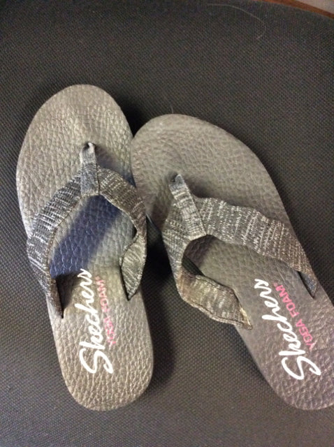 7 skechers flip flops