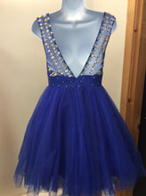 Load image into Gallery viewer, Size 4 Hannah S Prom