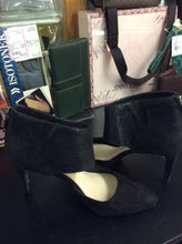 Load image into Gallery viewer, 9 heels