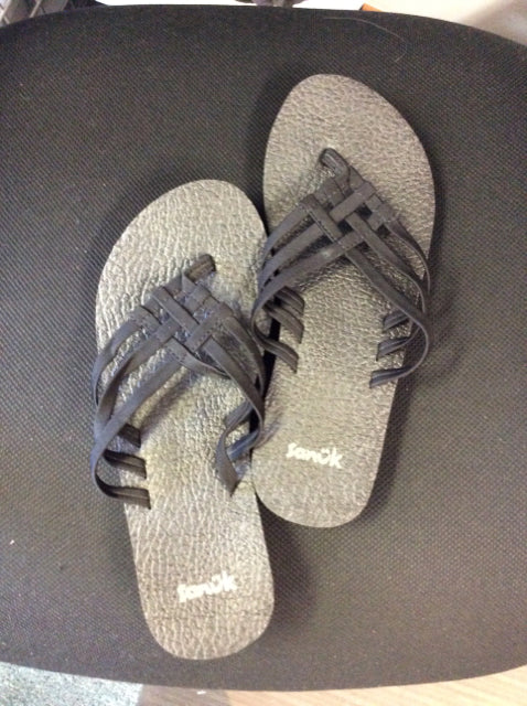 7 Sanuk flip flops