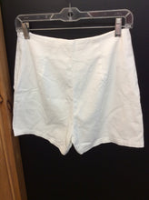 Load image into Gallery viewer, Size M Shorts
