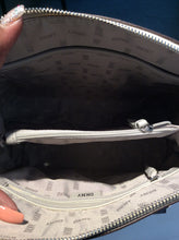 Load image into Gallery viewer, DKNY handbag