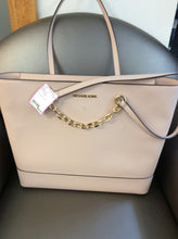 Load image into Gallery viewer, Michael Kors handbag