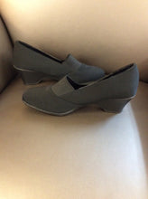 Load image into Gallery viewer, george Size 6.5 Black Shoes