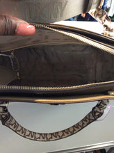 Load image into Gallery viewer, DKNY handbag