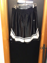 Load image into Gallery viewer, Nike Size L black/blue Men&#39;s - shorts